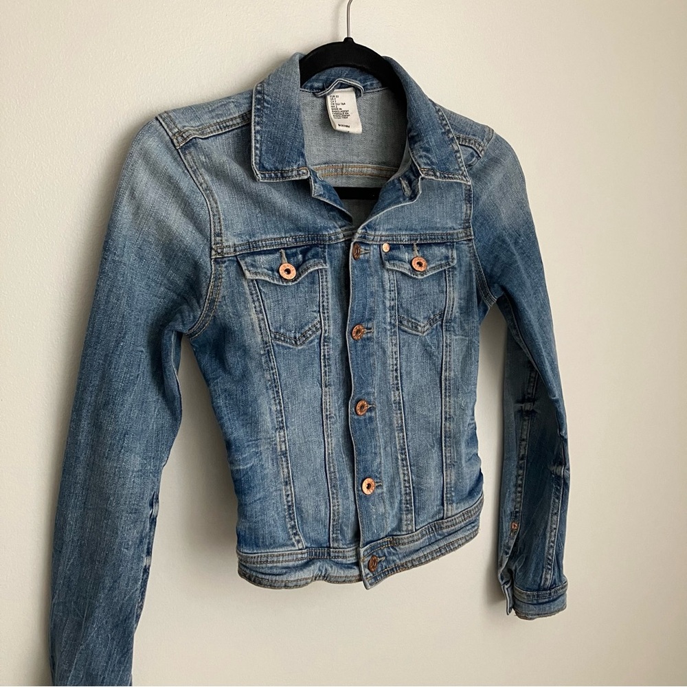 H&M Lightwash Cropped Denim Jacket